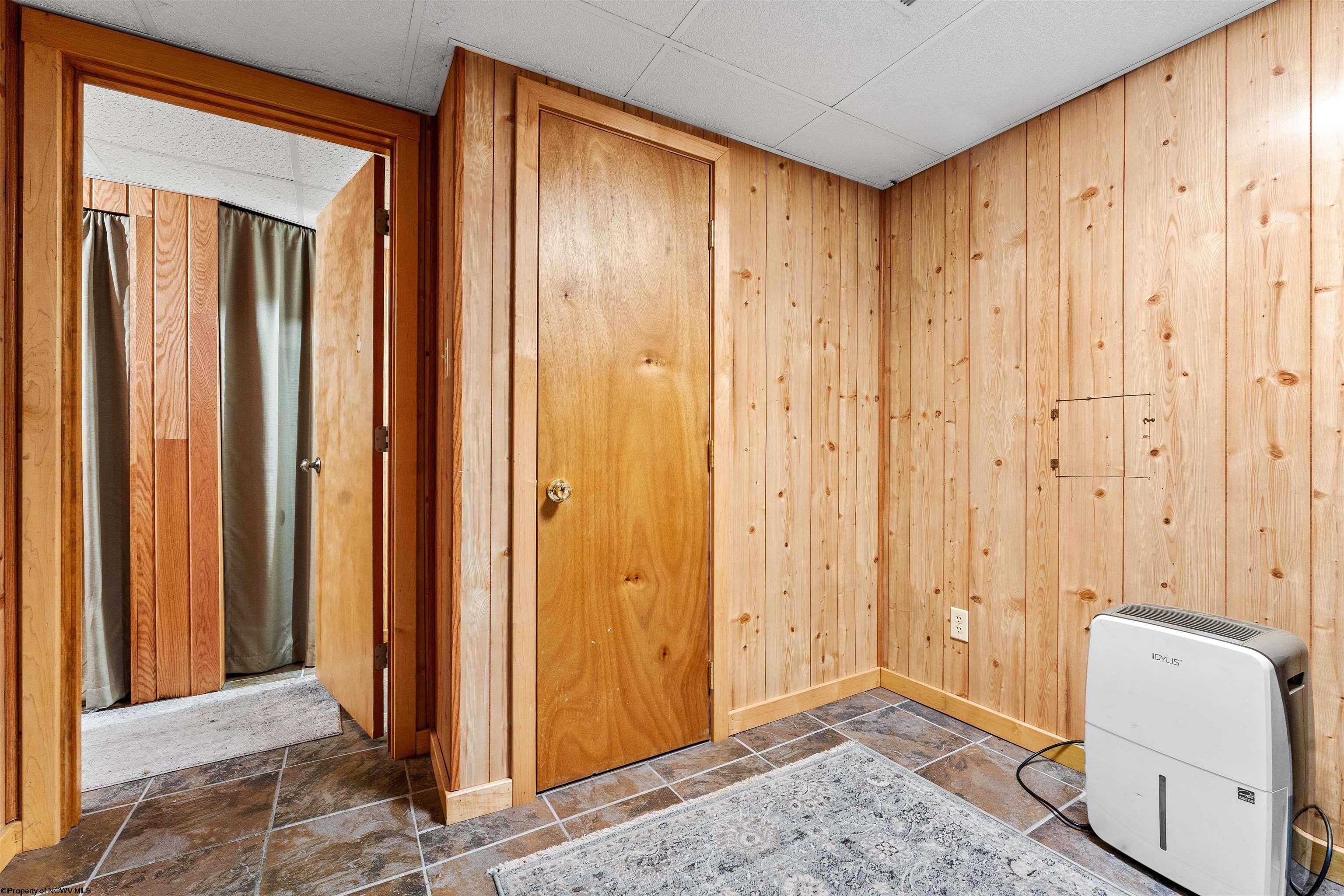 Morgantown, West Virginia 26505, United States, 3 Bedrooms Bedrooms, ,3 BathroomsBathrooms,Residential,Pending,68375