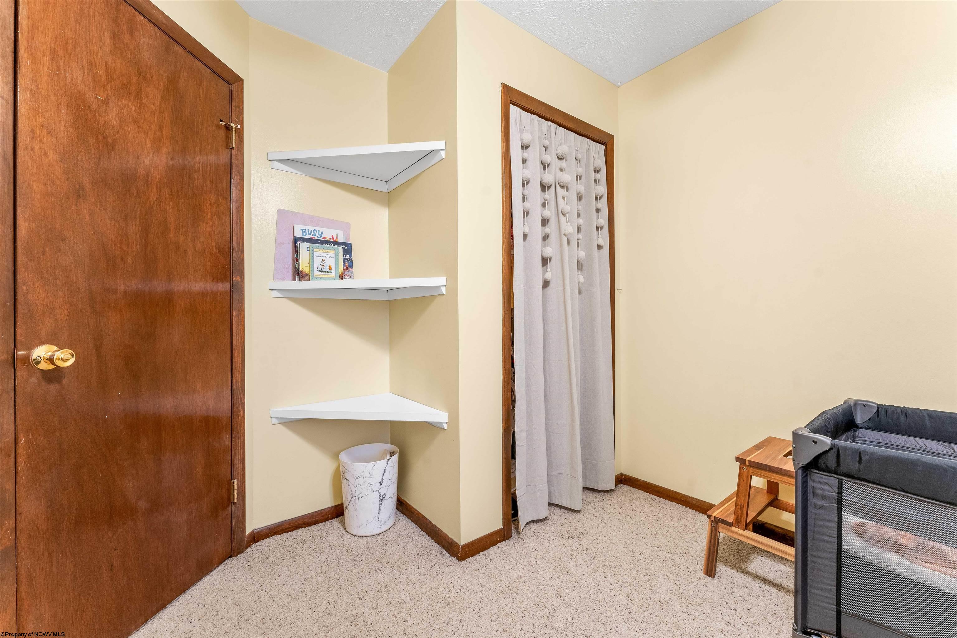 Morgantown, West Virginia 26505, United States, 3 Bedrooms Bedrooms, ,3 BathroomsBathrooms,Residential,Pending,68375