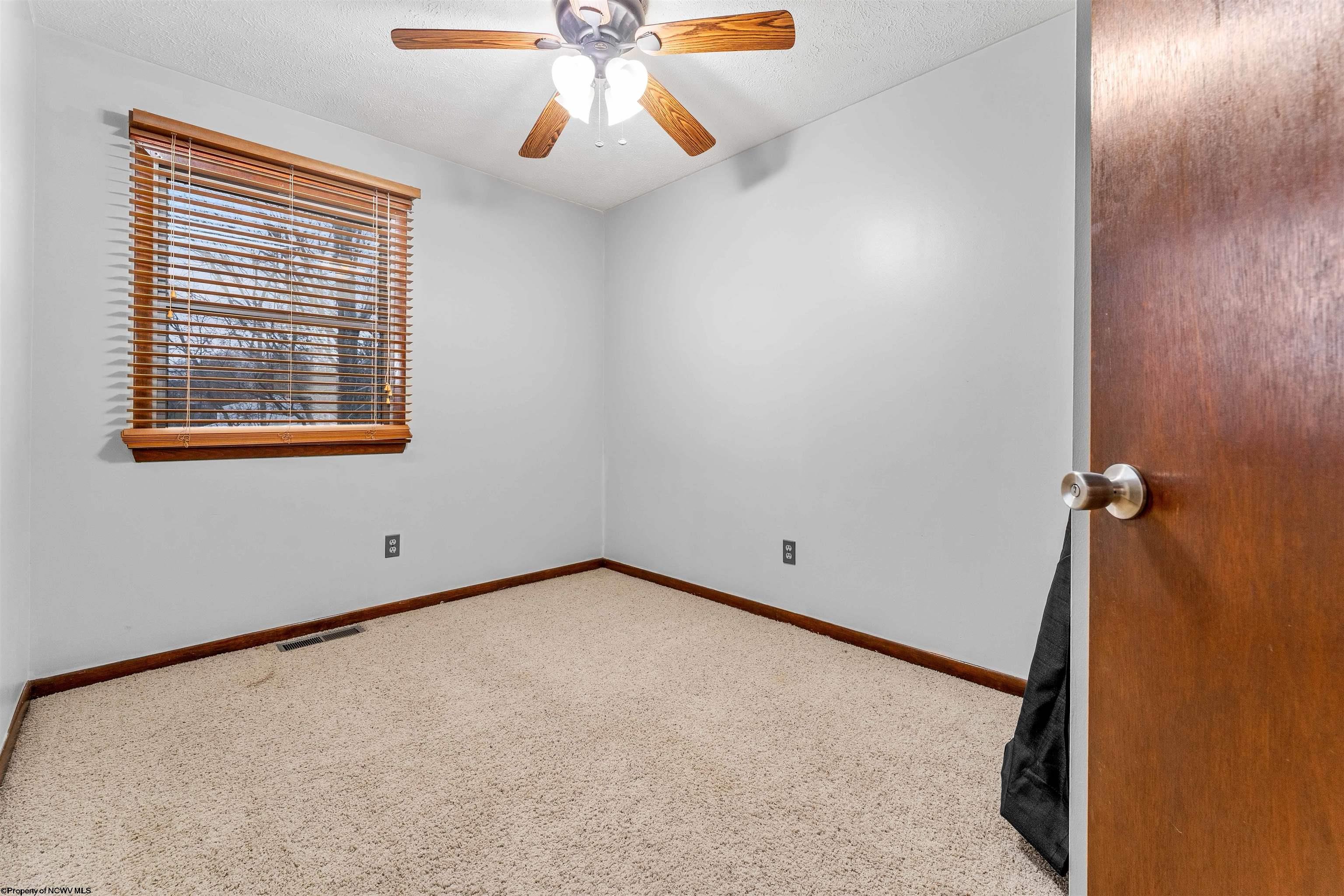 Morgantown, West Virginia 26505, United States, 3 Bedrooms Bedrooms, ,3 BathroomsBathrooms,Residential,Pending,68375