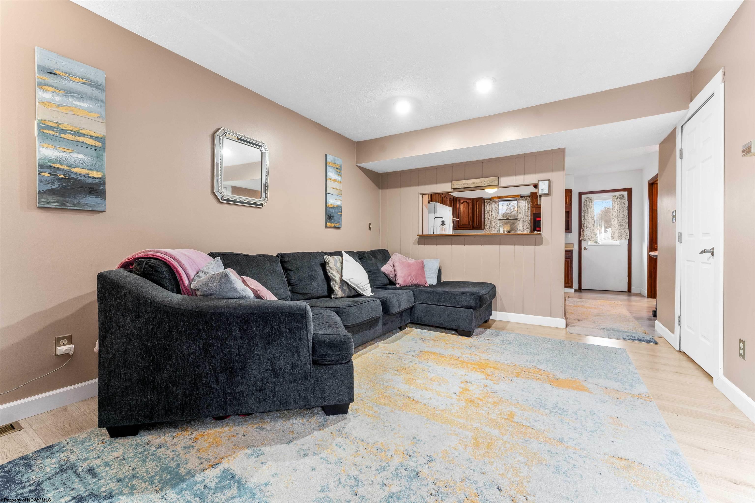 Morgantown, West Virginia 26505, United States, 3 Bedrooms Bedrooms, ,3 BathroomsBathrooms,Residential,Pending,68375