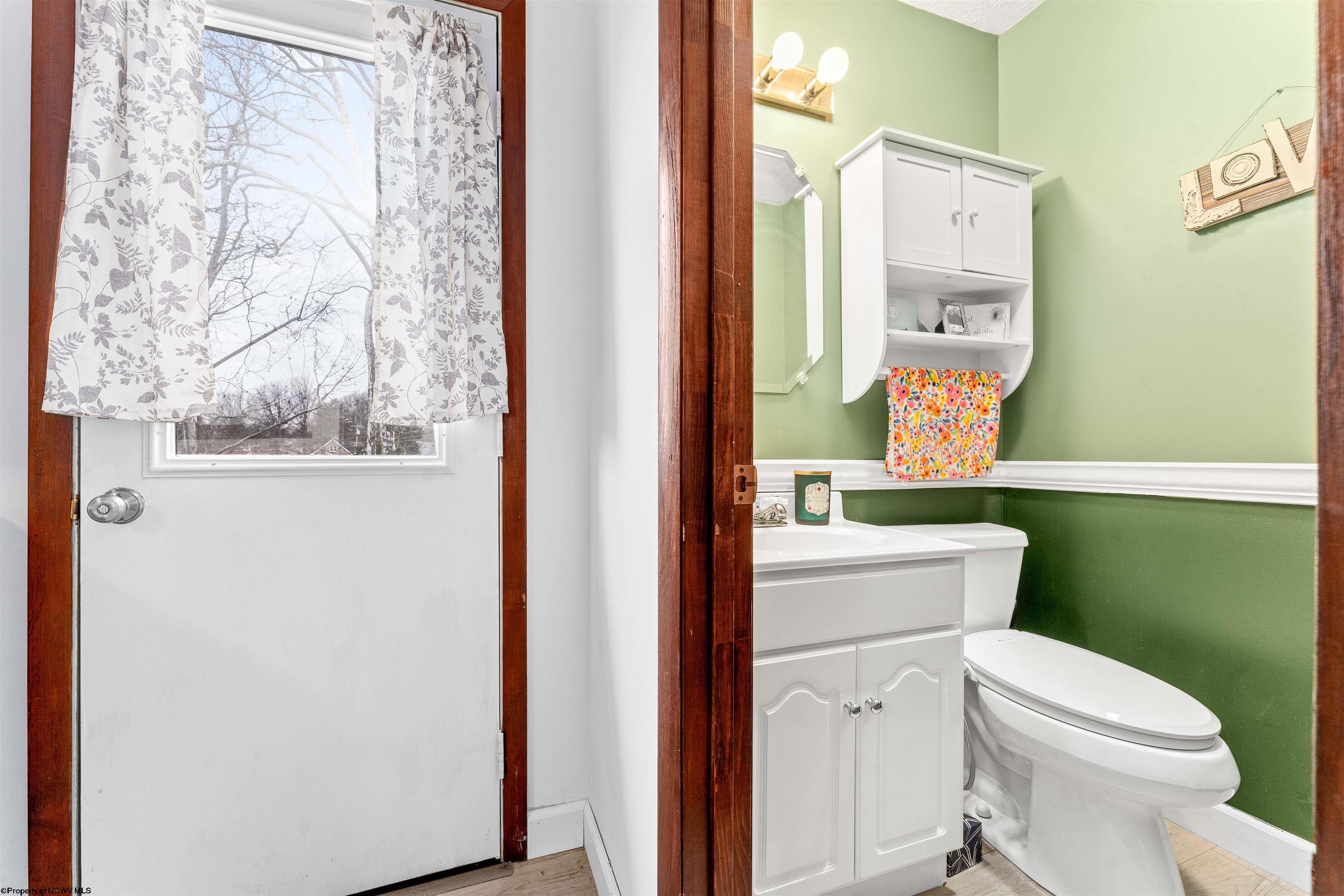 Morgantown, West Virginia 26505, United States, 3 Bedrooms Bedrooms, ,3 BathroomsBathrooms,Residential,Pending,68375