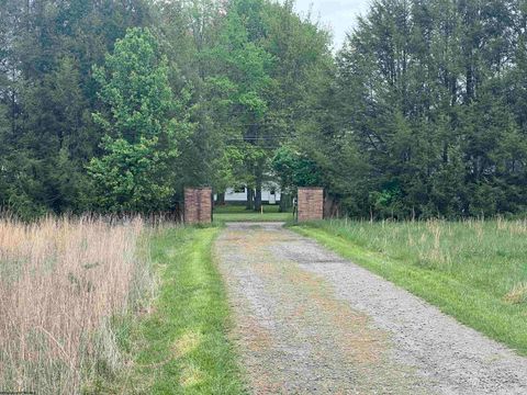 Photo of TBD Chenoweth Creek Road, Elkins, WV 26241 (MLS # 10164542)