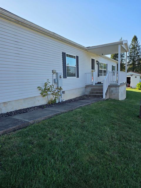 Photo of 206 Linwood Avenue, Terra Alta, WV 26764 (MLS # 10161477) Photo of 206 Linwood Avenue, Terra Alta, WV 26764 (MLS # 10161477)