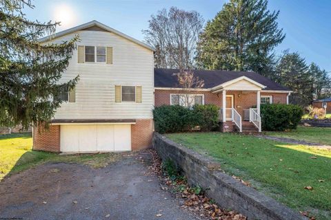 Photo of 1053 Takoma Street, Morgantown, WV 26505 (MLS # 10157300)
