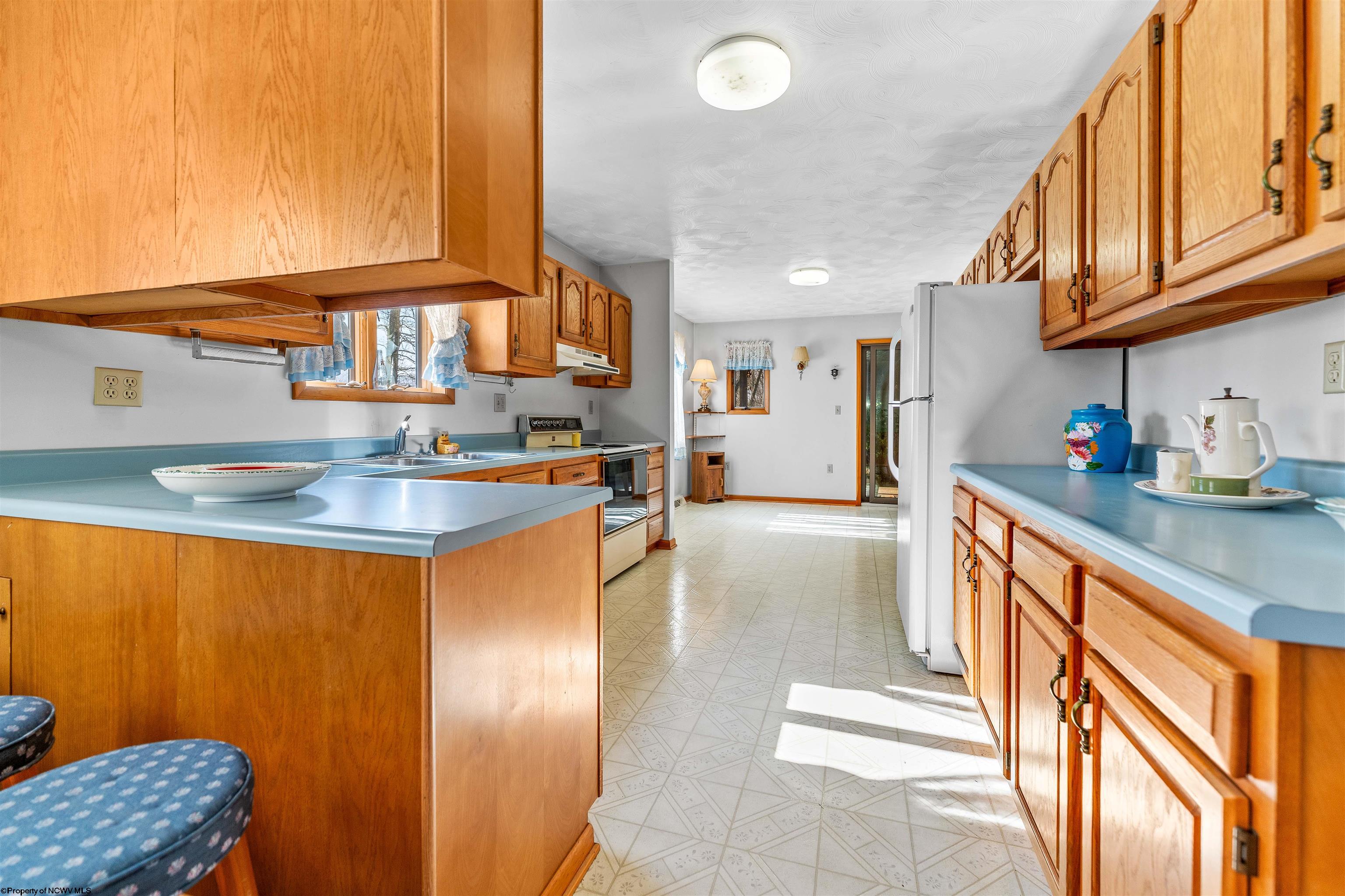 Smithfield, Pennsylvania 15478, United States, 3 Bedrooms Bedrooms, ,2 BathroomsBathrooms,Residential,Pending,61050