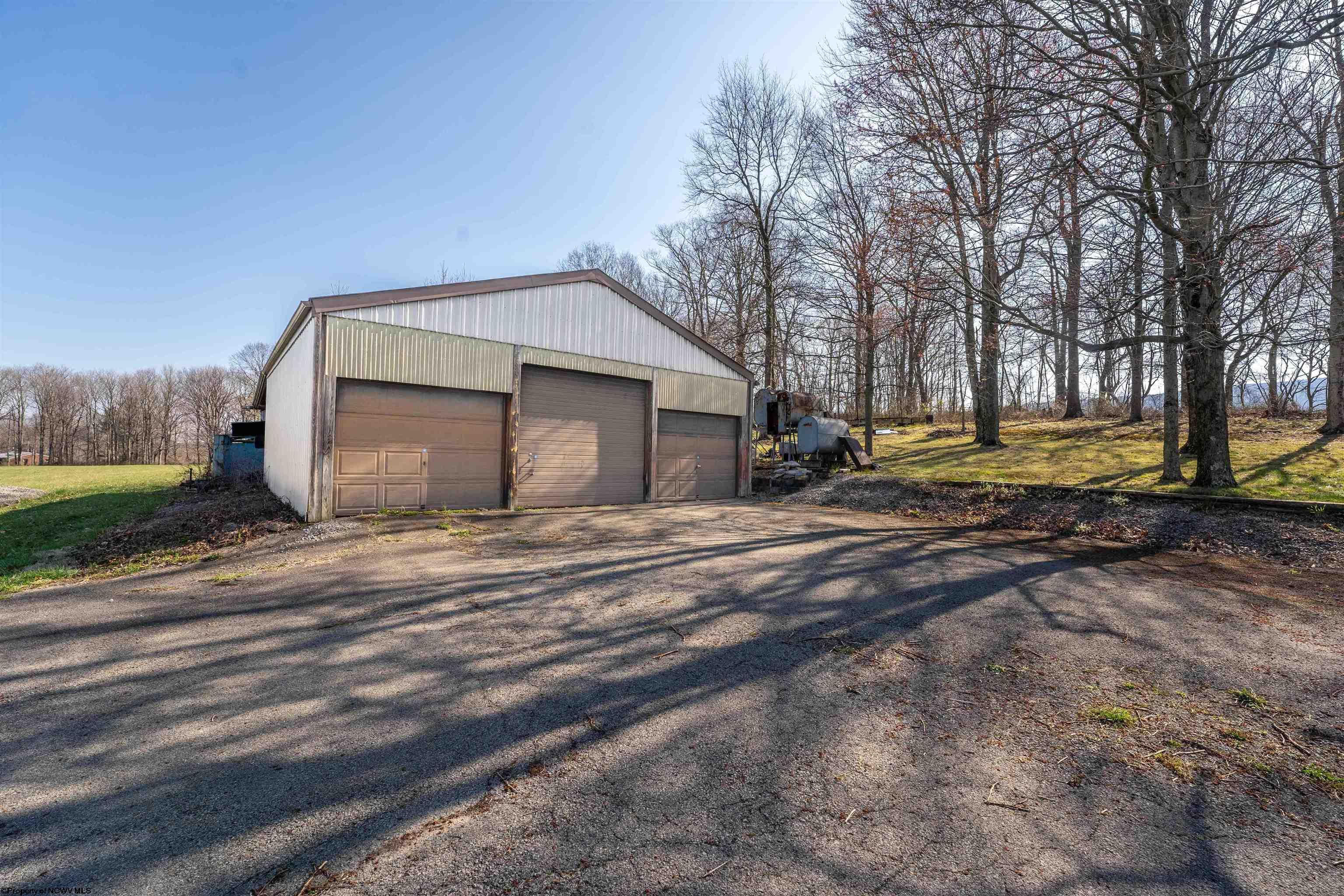 Smithfield, Pennsylvania 15478, United States, 3 Bedrooms Bedrooms, ,2 BathroomsBathrooms,Residential,Pending,61050