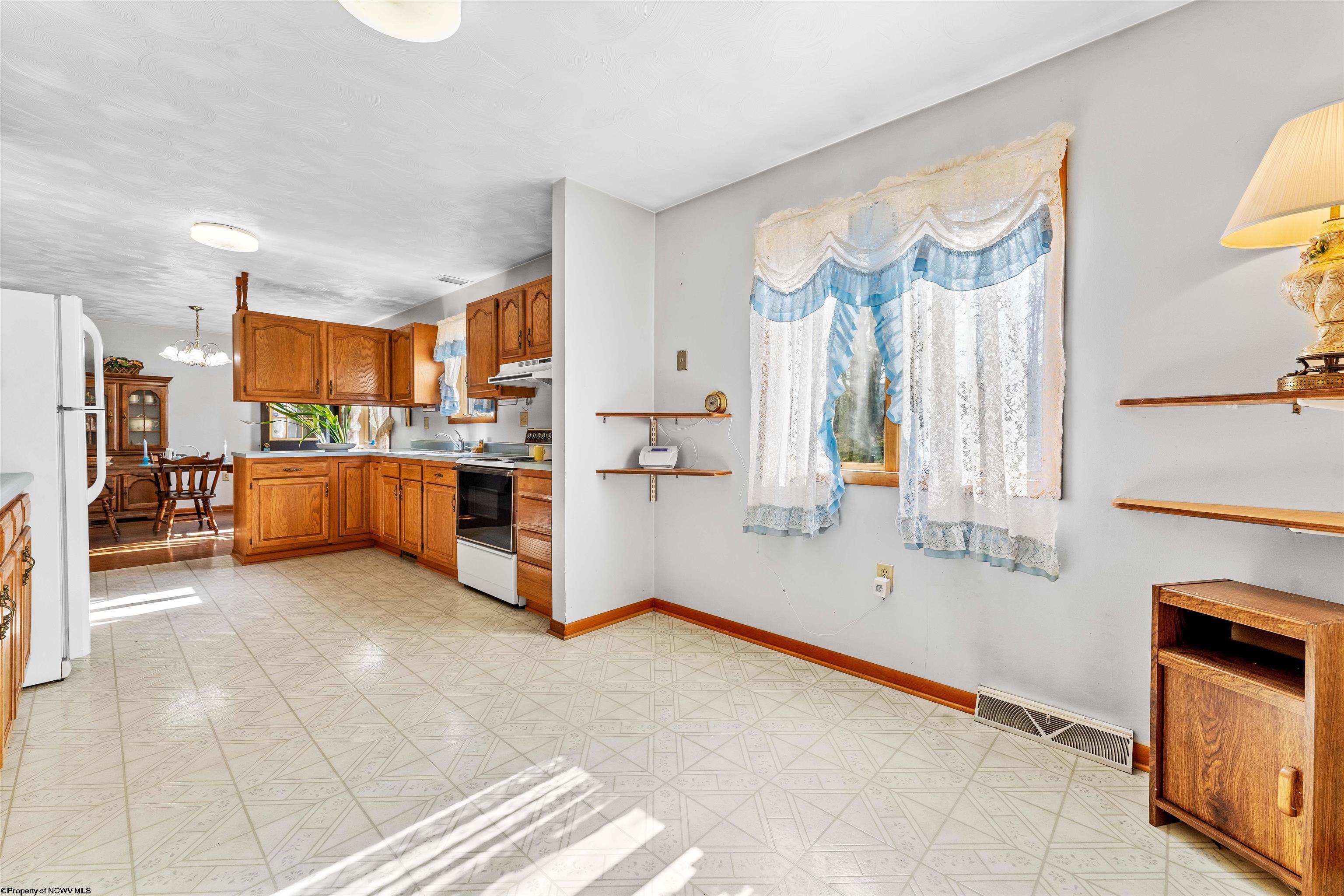 Smithfield, Pennsylvania 15478, United States, 3 Bedrooms Bedrooms, ,2 BathroomsBathrooms,Residential,Pending,61050