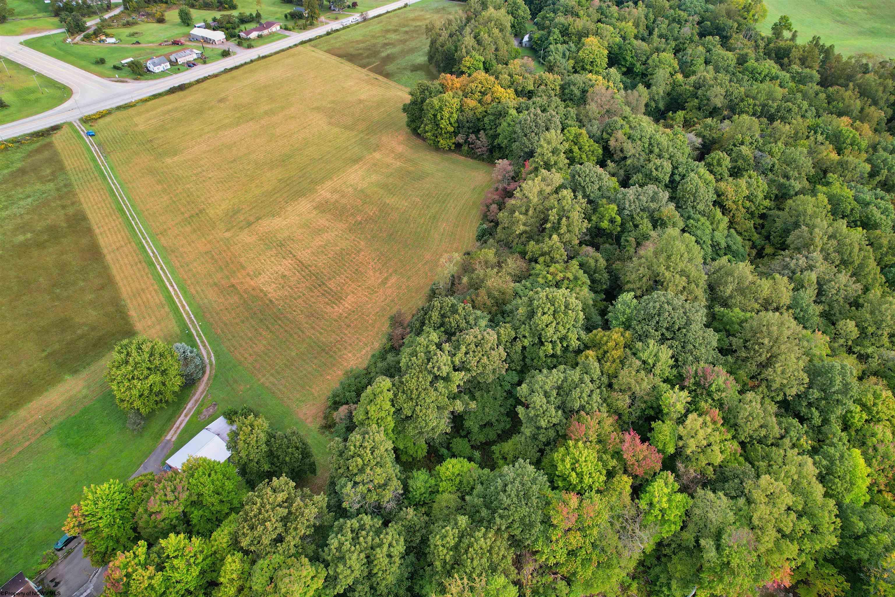 Smithfield, Pennsylvania 15478, United States, 3 Bedrooms Bedrooms, ,2 BathroomsBathrooms,Residential,Pending,61050