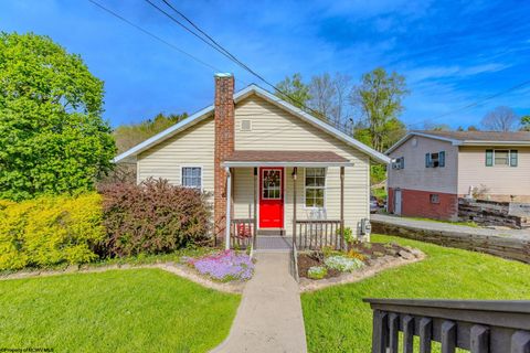 Photo of 122 Center Street, Kingwood, WV 26537 (MLS # 10164415)