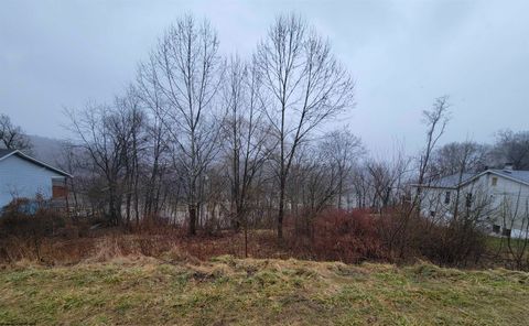 Photo of 104,105, & 106 TROLLEY Street, Fairmont, WV 26554 (MLS # 10158135)