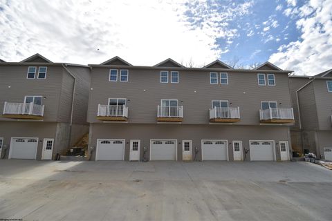 Photo of 427 Marlowe Circle #427, Morgantown, WV 26505 (MLS # 10163095)