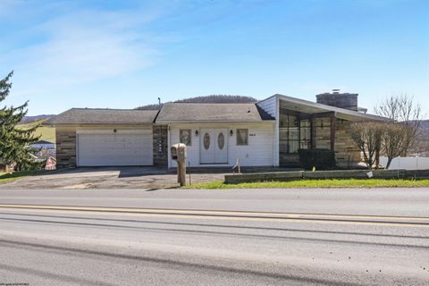 Photo of 1310 Dorsey Avenue, Morgantown, WV 26501 (MLS # 10163714)