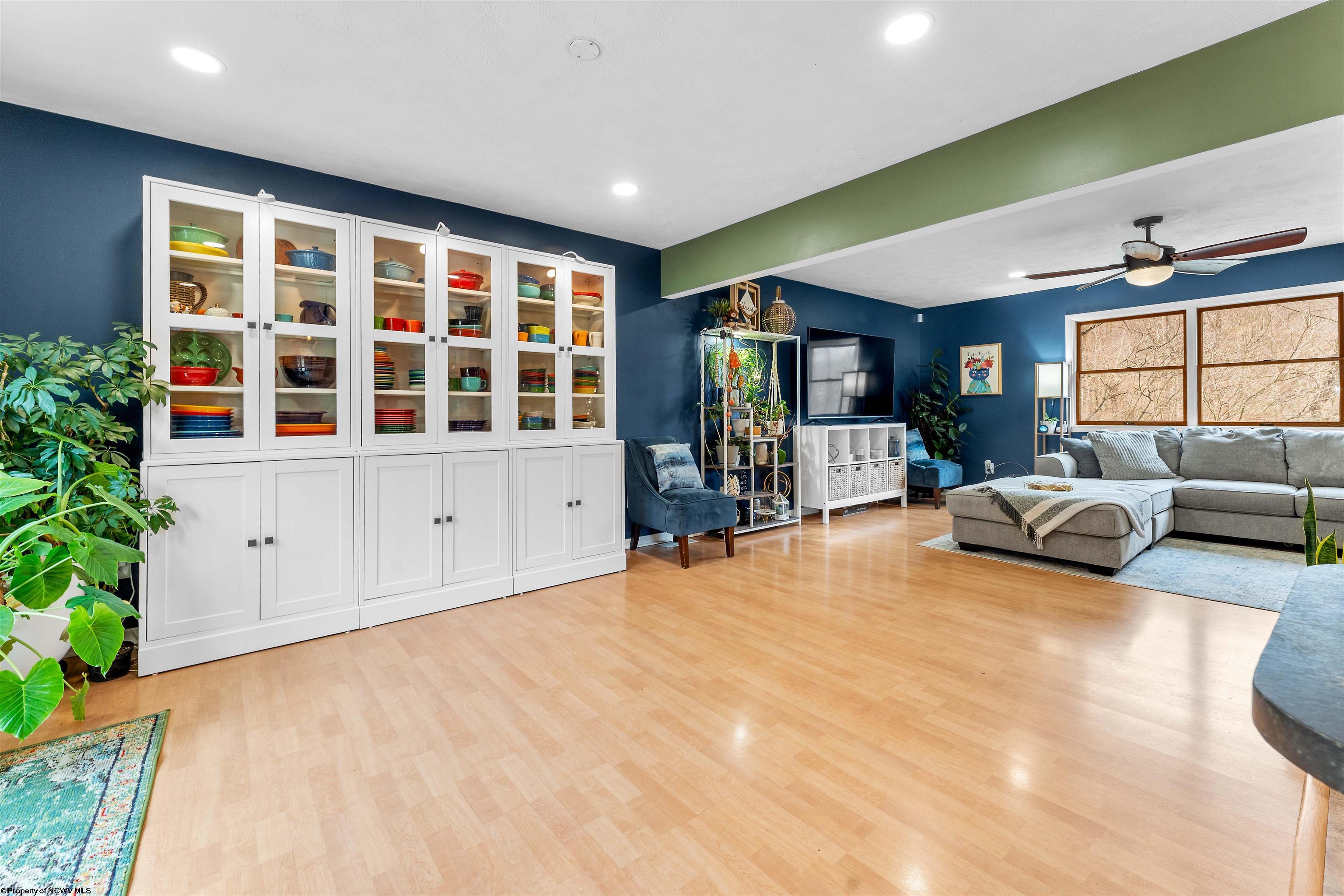 Morgantown, West Virginia 26505, United States, 3 Bedrooms Bedrooms, ,3 BathroomsBathrooms,Residential,Contingent,8519