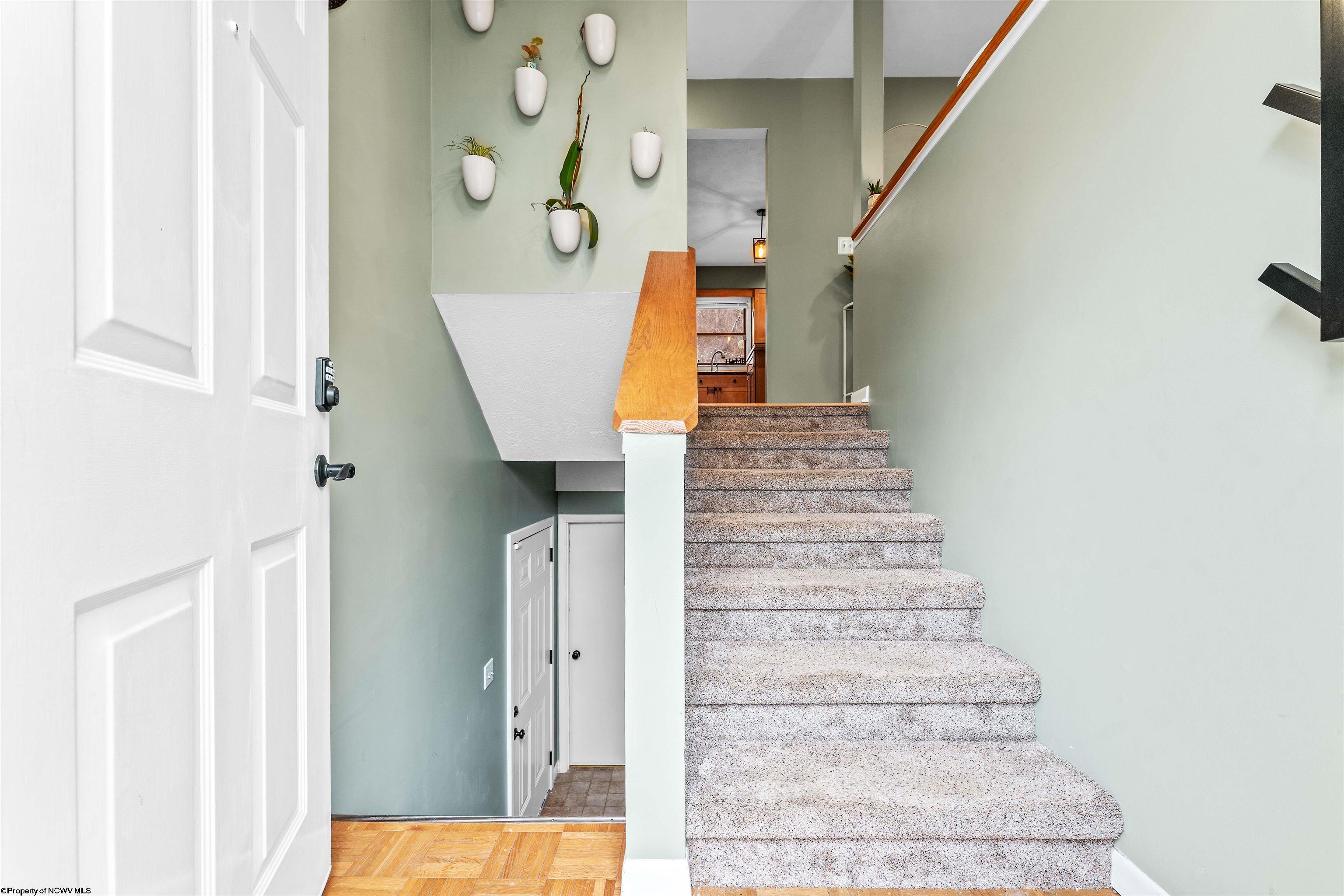 Morgantown, West Virginia 26505, United States, 3 Bedrooms Bedrooms, ,3 BathroomsBathrooms,Residential,Contingent,8519