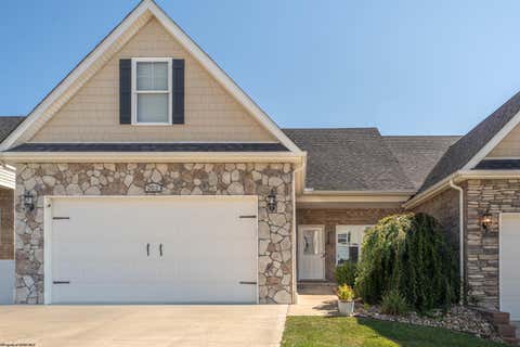 Photo for 202 Red Oak Lane