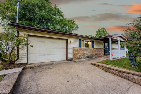 Photo of 120 Parkview Drive, Morgantown, WV 26501 (MLS # 10161031)