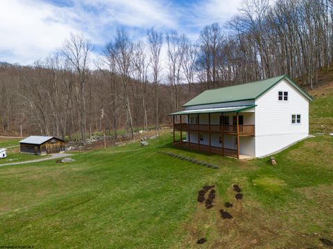 Photo of 105 Helmsdale Road, French Creek, WV 26218 (MLS # 10163976)