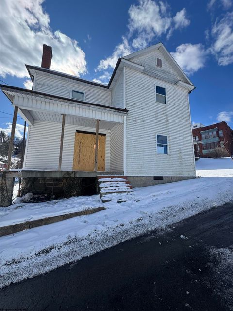 Photo of 371 Hickman Street, Clarksburg, WV 26301 (MLS # 10163294)