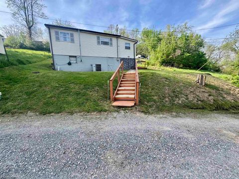 Photo of 115 Virginia Street, Gassaway, WV 26624 (MLS # 10164272)