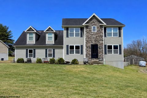 Photo of 1544 Tulip Lane, Fairmont, WV 26554 (MLS # 10163431)