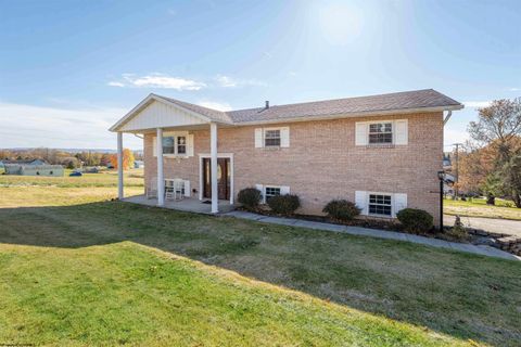 Photo of 110 Emerald Court, Morgantown, WV 26505 (MLS # 10162416)