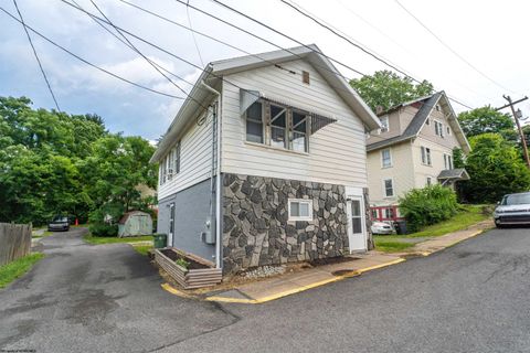 Photo of 863 Harrison Street, Morgantown, WV 26505 (MLS # 10165477)