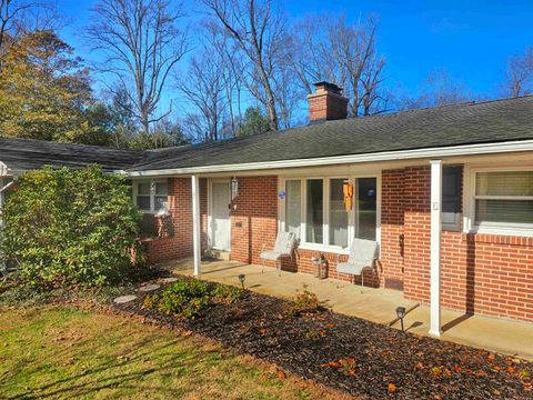 Photo of 518 Hillcrest Circle, Bridgeport, WV 26330 (MLS # 10163409)