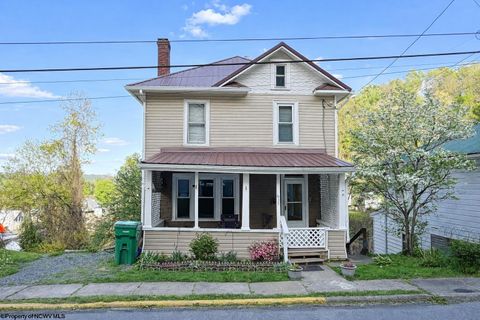 Photo of 635 S 7th Street, Clarksburg, WV 26301 (MLS # 10164381)