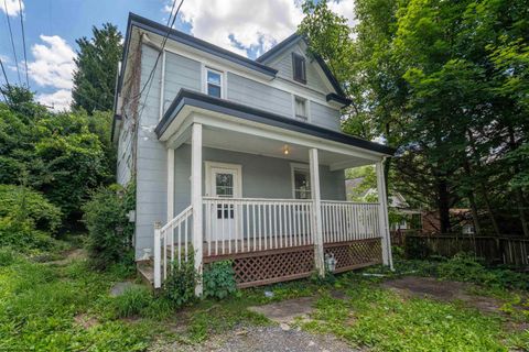 Photo of 428 Van Gilder Street, Morgantown, WV 26505 (MLS # 10165429)