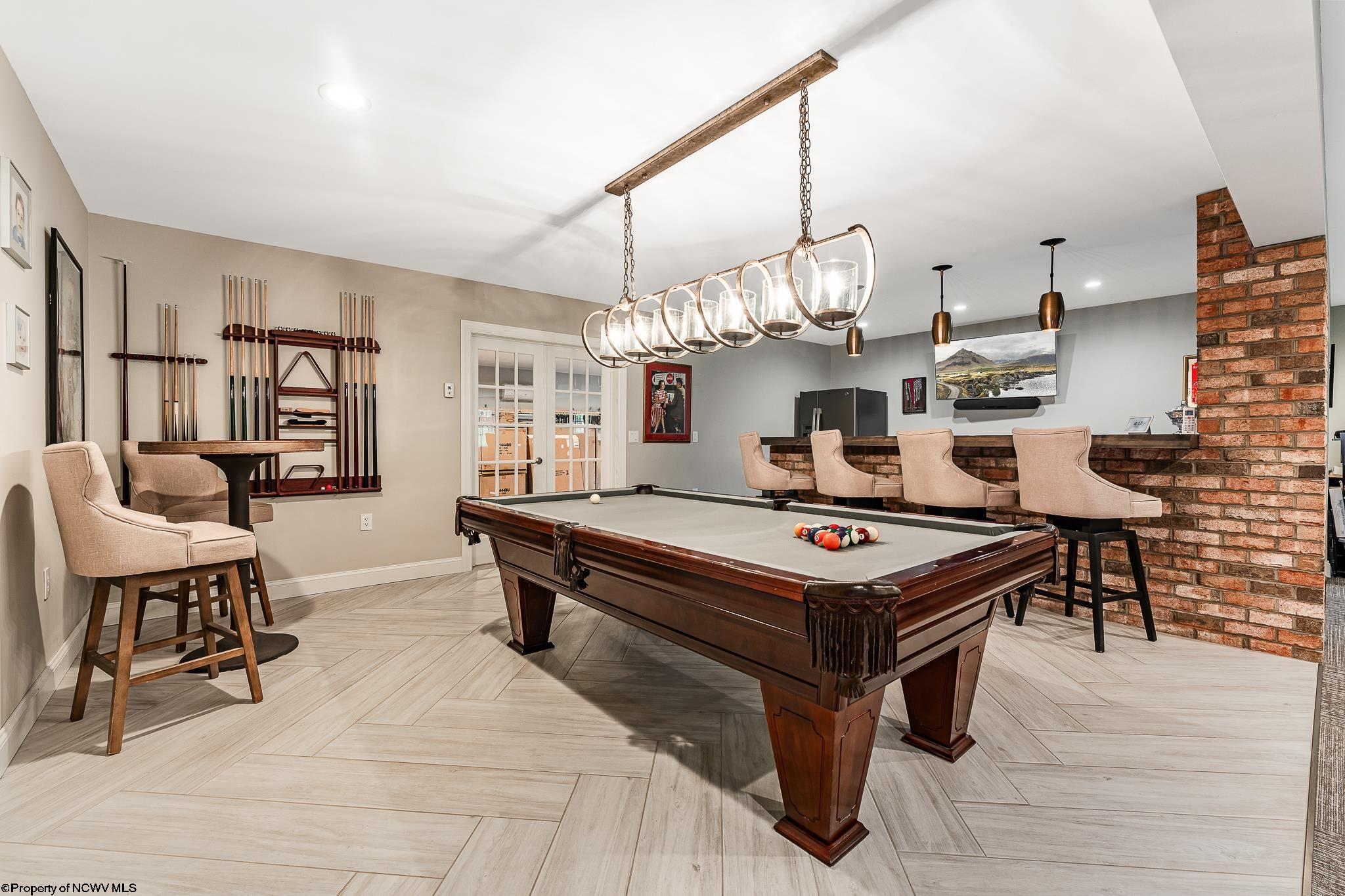 Oakland, Maryland 21550, United States, 5 Bedrooms Bedrooms, ,5 BathroomsBathrooms,Residential,Contingent,42466