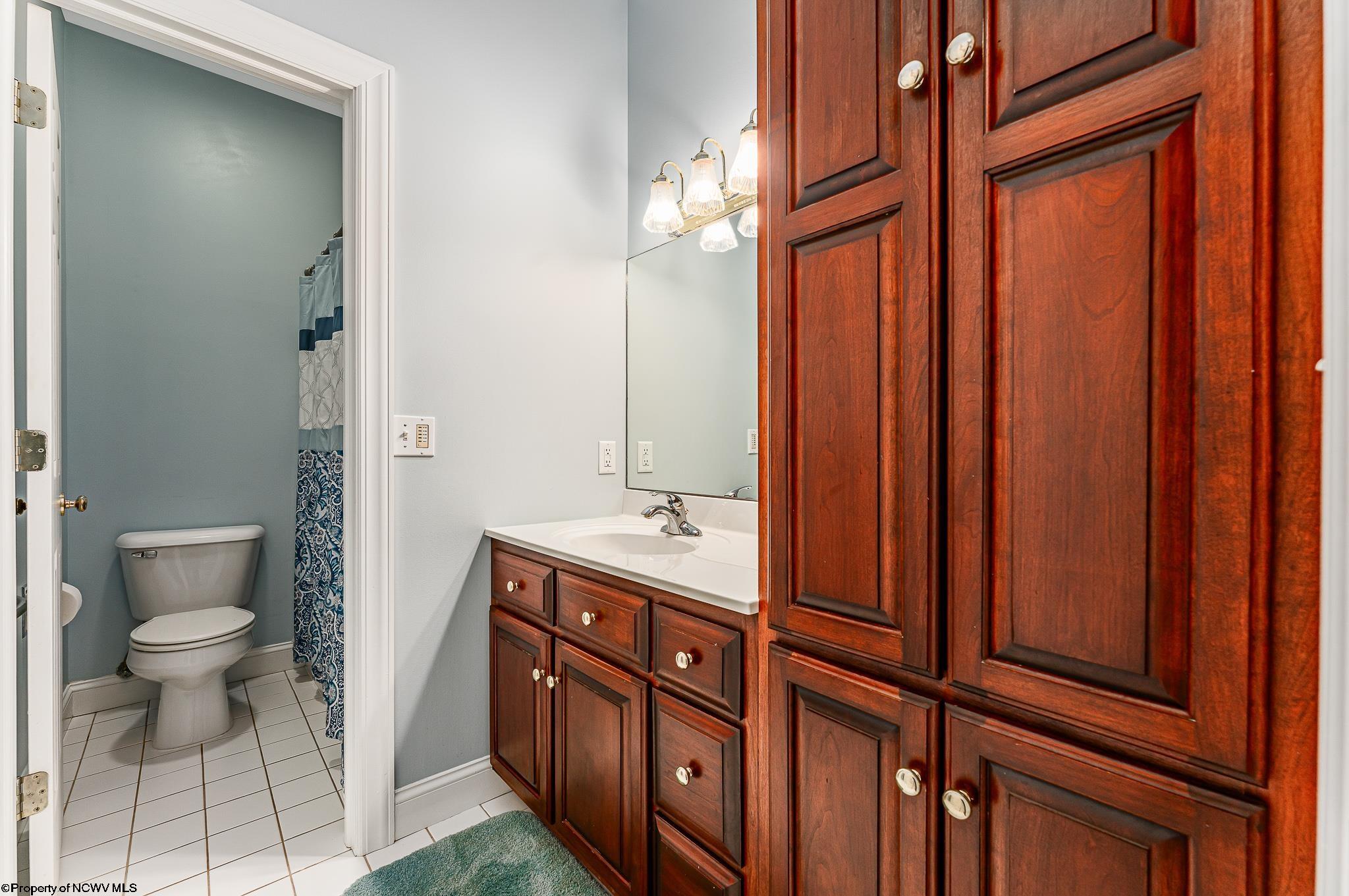 Oakland, Maryland 21550, United States, 5 Bedrooms Bedrooms, ,5 BathroomsBathrooms,Residential,Contingent,42466