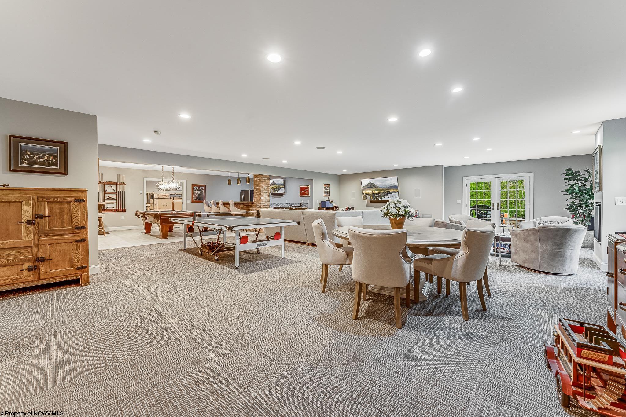 Oakland, Maryland 21550, United States, 5 Bedrooms Bedrooms, ,5 BathroomsBathrooms,Residential,Contingent,42466