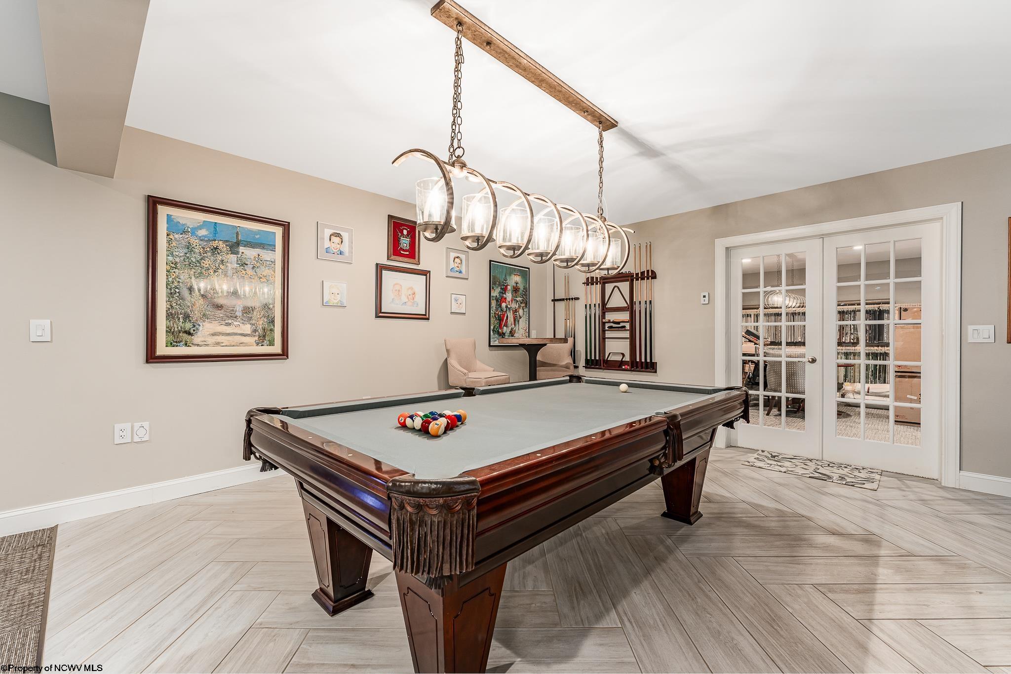 Oakland, Maryland 21550, United States, 5 Bedrooms Bedrooms, ,5 BathroomsBathrooms,Residential,Contingent,42466