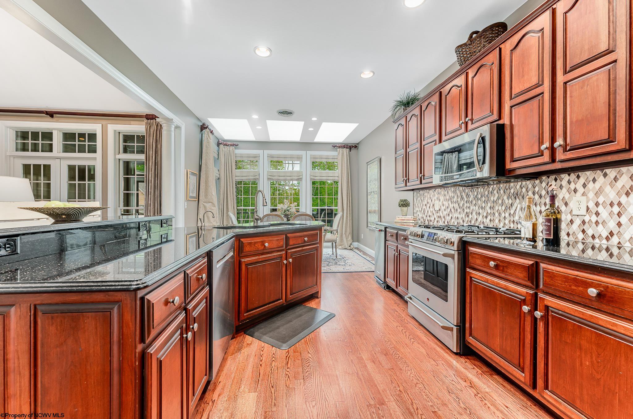 Oakland, Maryland 21550, United States, 5 Bedrooms Bedrooms, ,5 BathroomsBathrooms,Residential,Contingent,42466