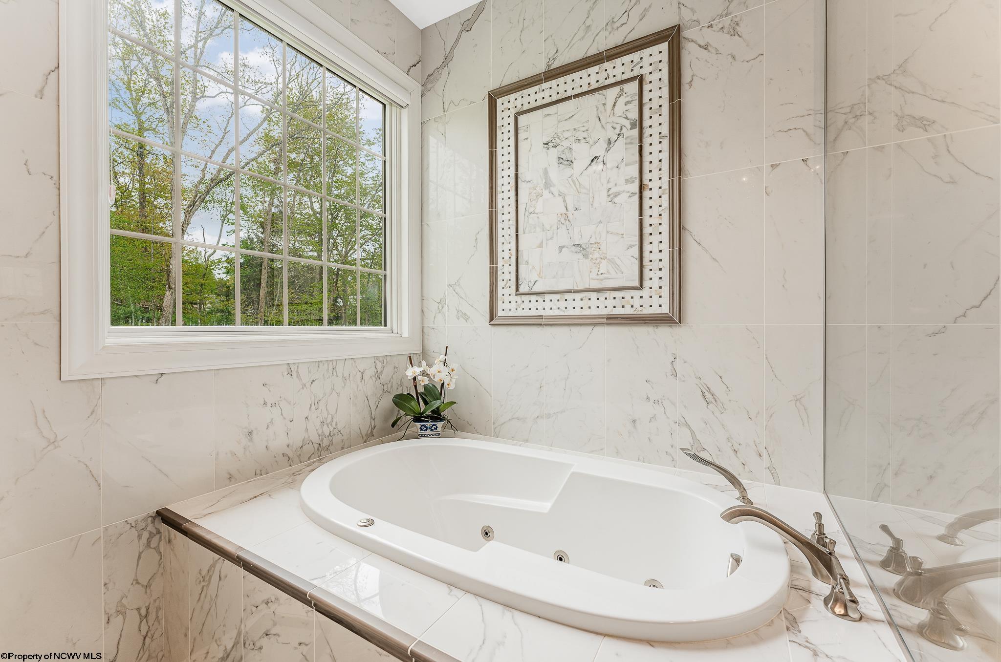 Oakland, Maryland 21550, United States, 5 Bedrooms Bedrooms, ,5 BathroomsBathrooms,Residential,Contingent,42466