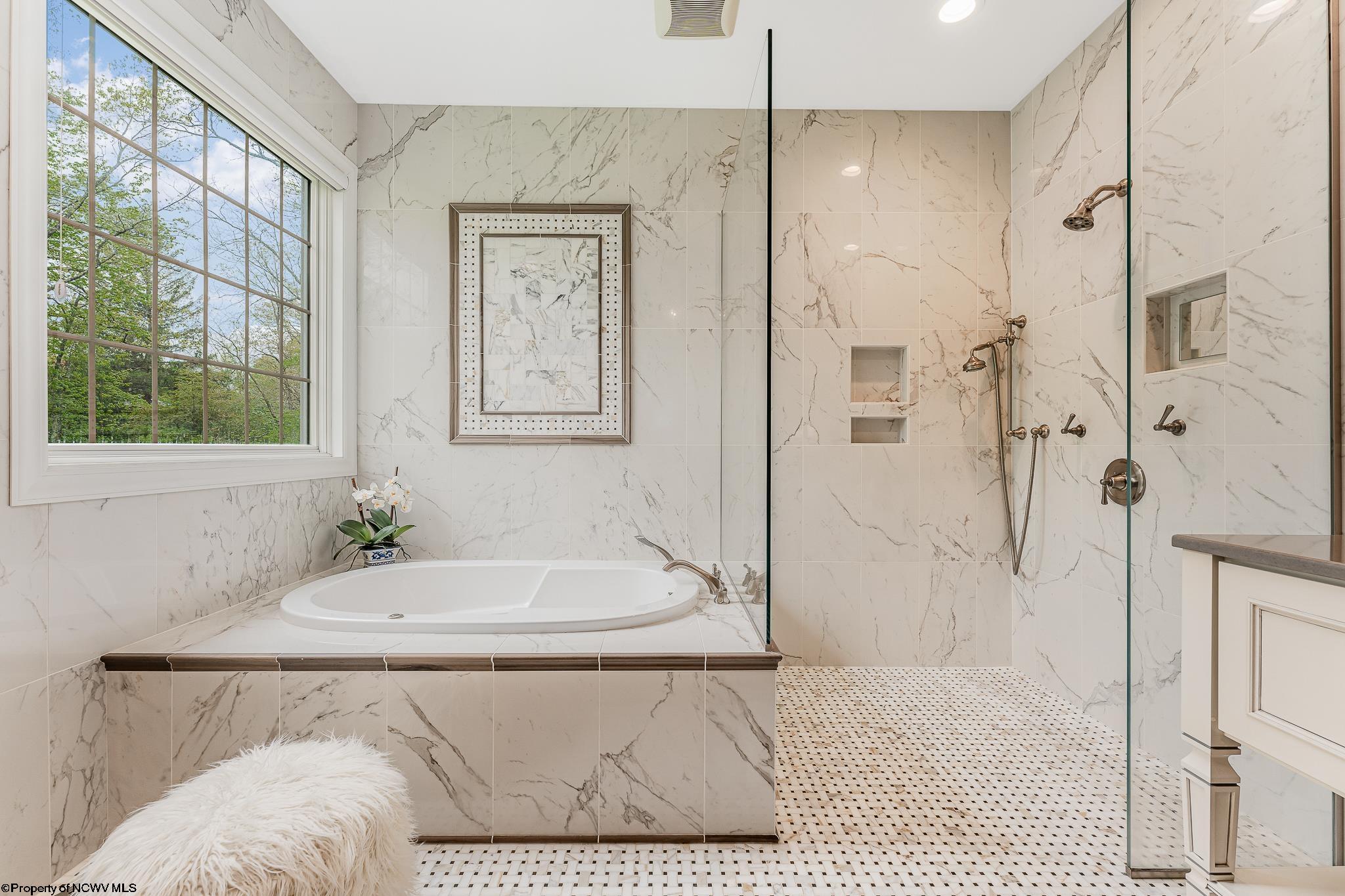 Oakland, Maryland 21550, United States, 5 Bedrooms Bedrooms, ,5 BathroomsBathrooms,Residential,Contingent,42466