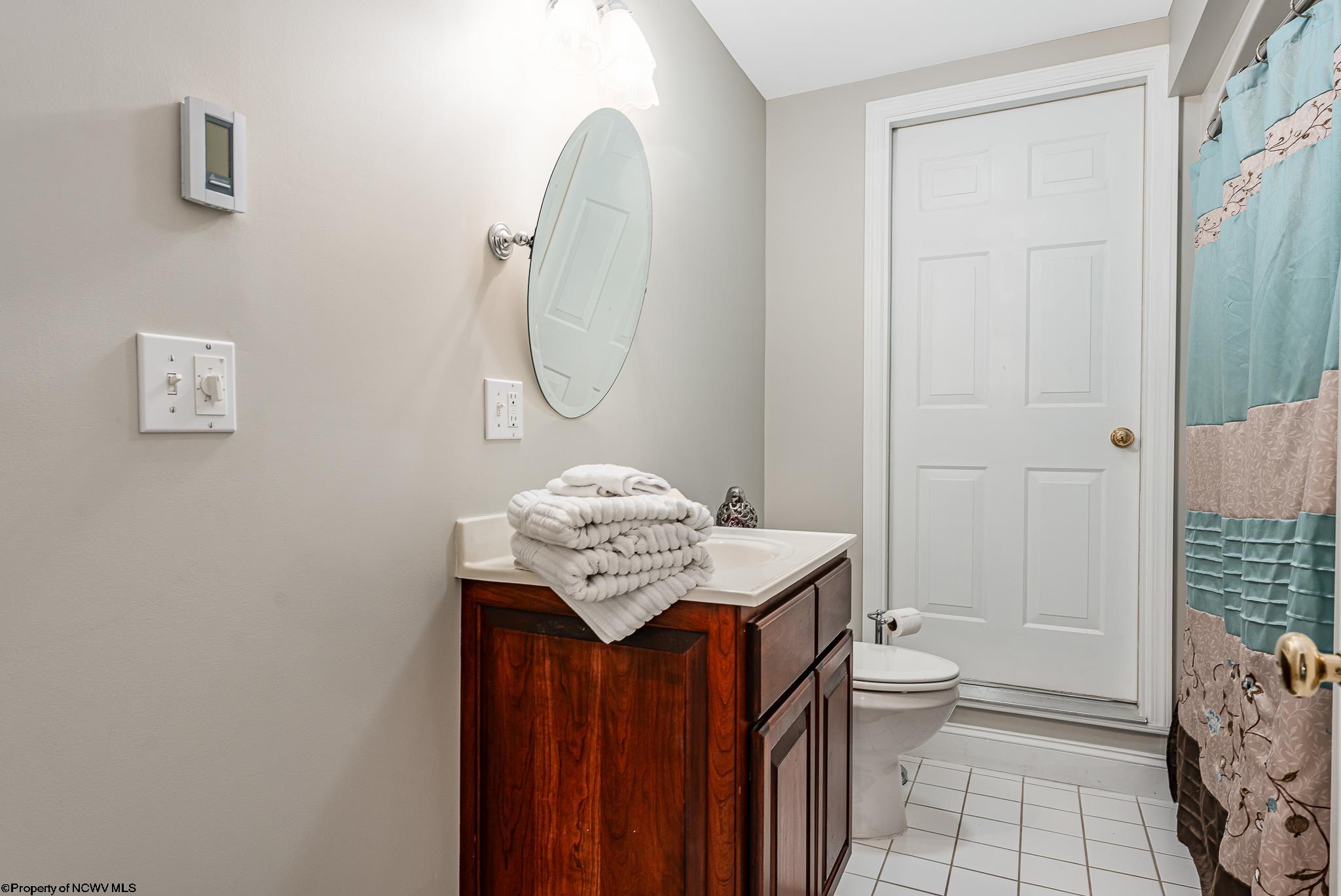 Oakland, Maryland 21550, United States, 5 Bedrooms Bedrooms, ,5 BathroomsBathrooms,Residential,Contingent,42466