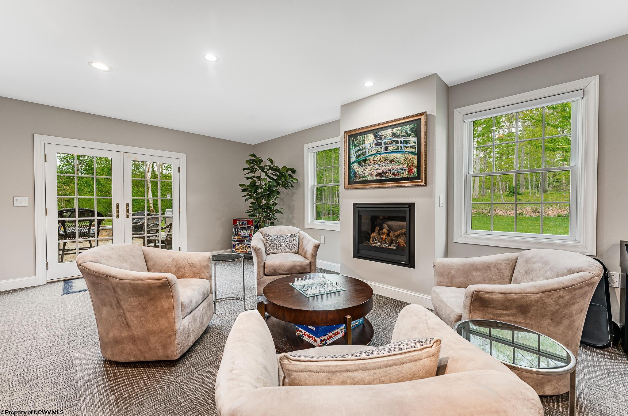 Oakland, Maryland 21550, United States, 5 Bedrooms Bedrooms, ,5 BathroomsBathrooms,Residential,Contingent,42466