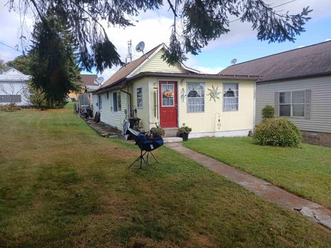 Photo of 352 Thomas Avenue, Davis, WV 26260 (MLS # 10161914)
