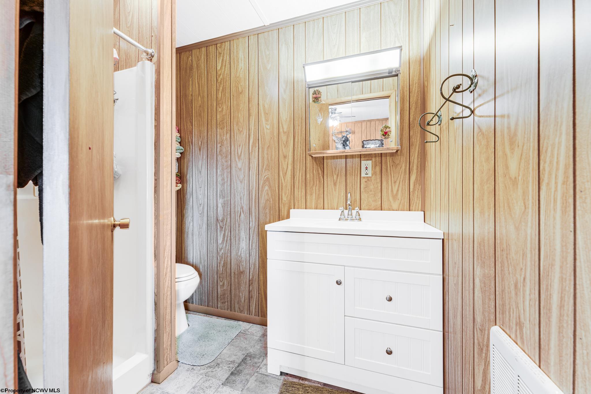 Oakland, Maryland 21550, United States, 2 Bedrooms Bedrooms, ,1 BathroomBathrooms,Residential,Active,21991