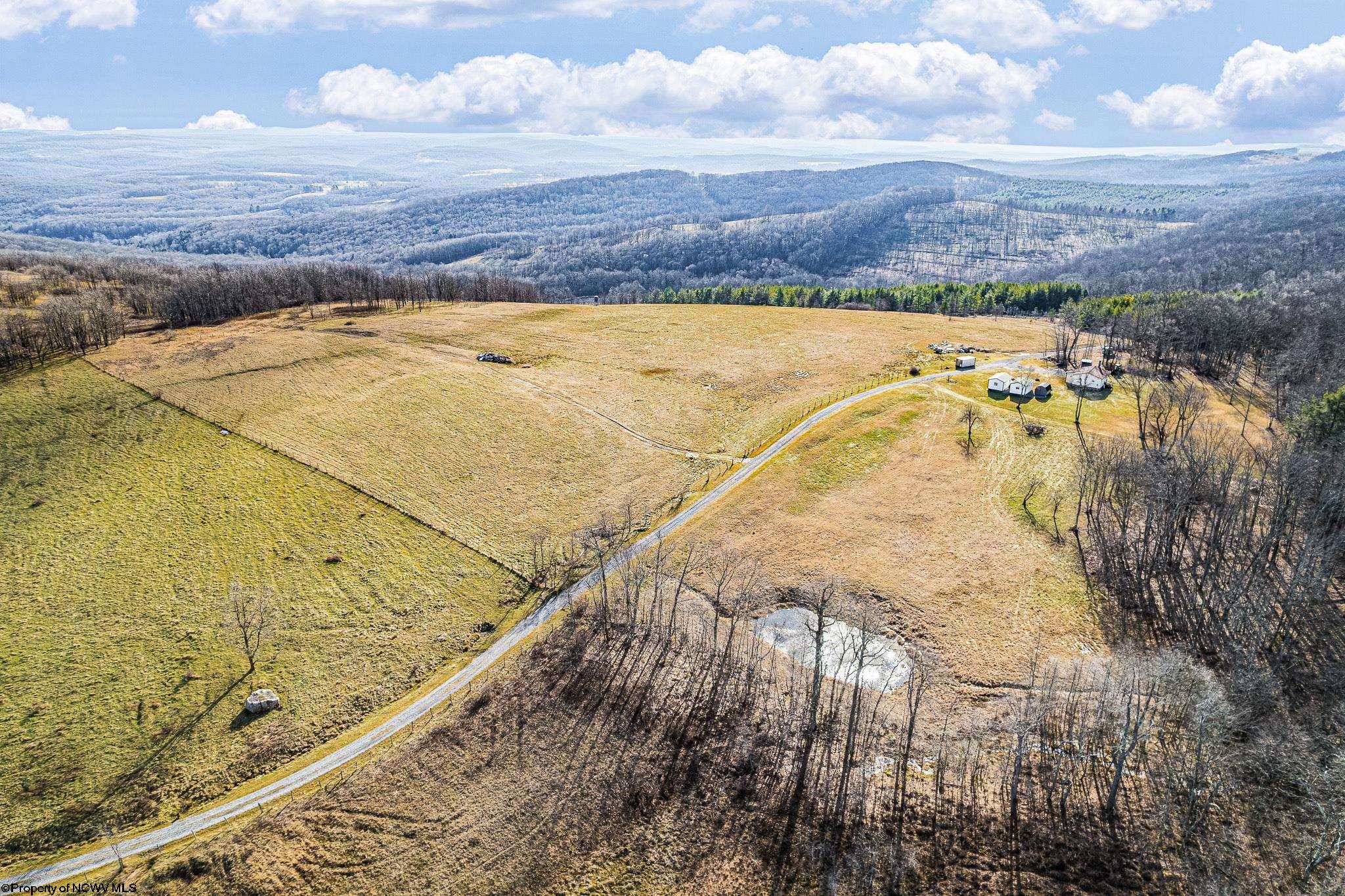 Oakland, Maryland 21550, United States, 2 Bedrooms Bedrooms, ,1 BathroomBathrooms,Residential,Active,21991