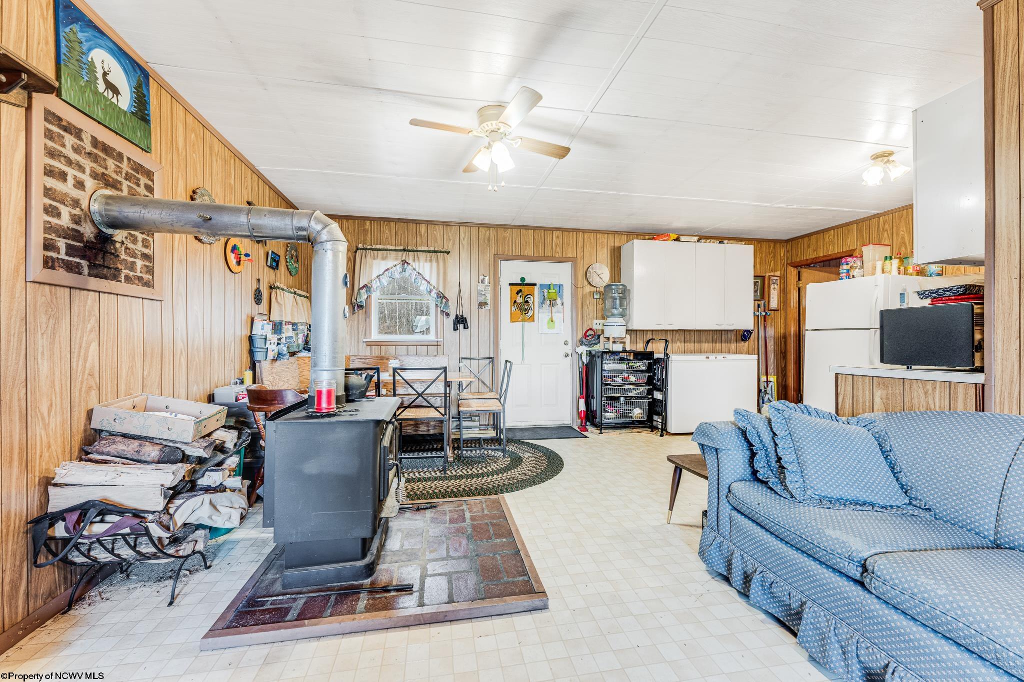 Oakland, Maryland 21550, United States, 2 Bedrooms Bedrooms, ,1 BathroomBathrooms,Residential,Active,21991