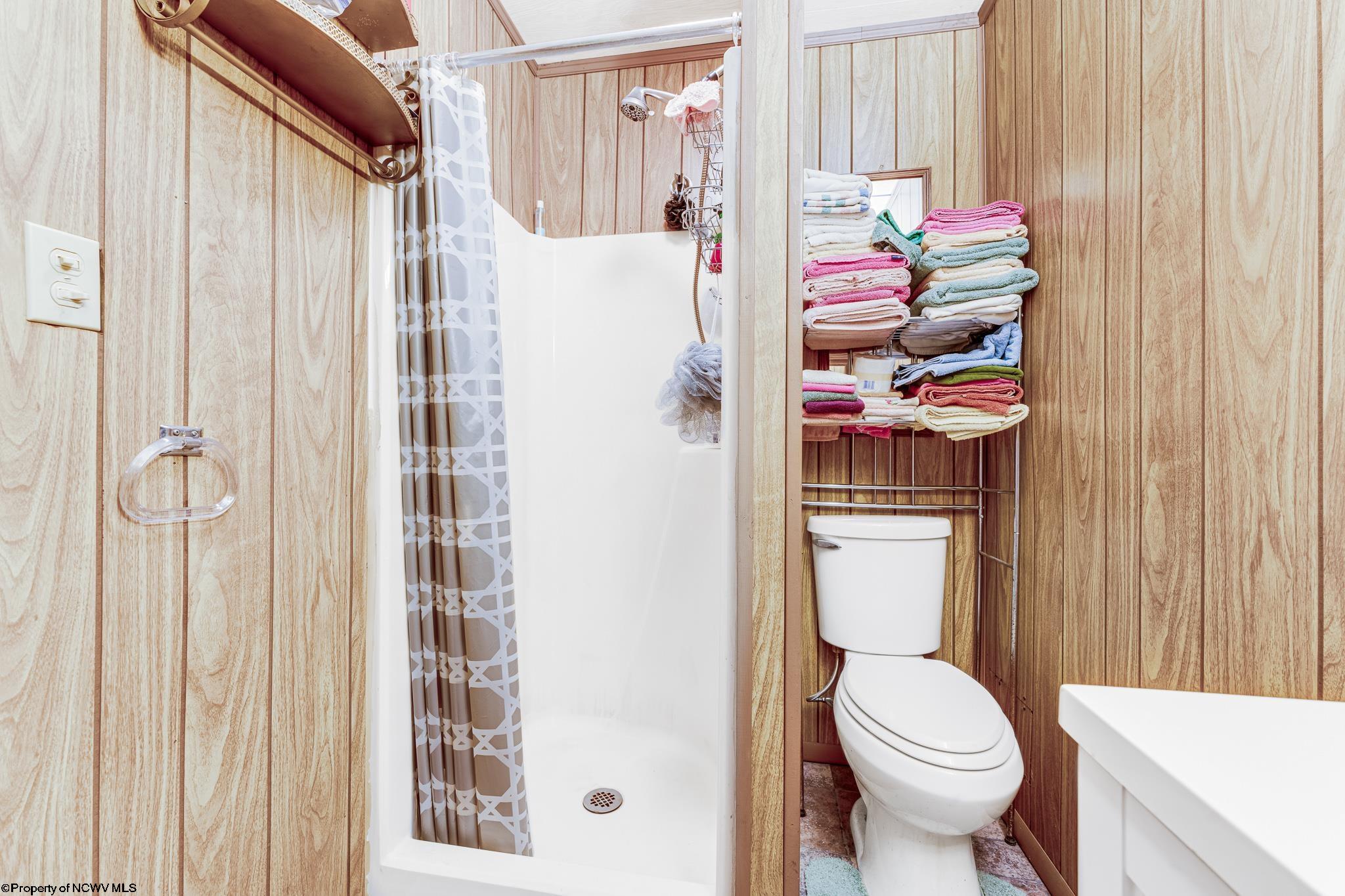 Oakland, Maryland 21550, United States, 2 Bedrooms Bedrooms, ,1 BathroomBathrooms,Residential,Active,21991