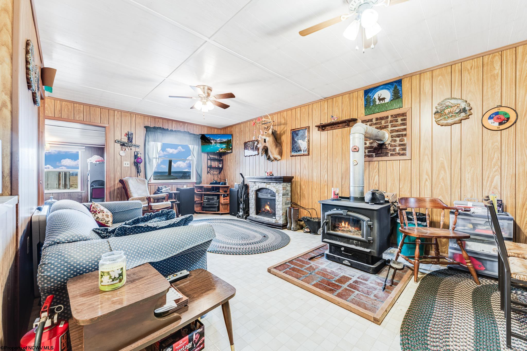 Oakland, Maryland 21550, United States, 2 Bedrooms Bedrooms, ,1 BathroomBathrooms,Residential,Active,21991