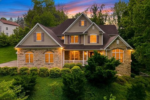 Photo of 672 Poplar Woods Drive, Morgantown, WV 26505 (MLS # 10164937)