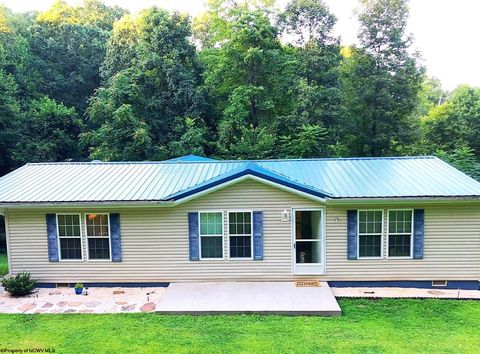 Photo of 104 Silver Maple Lane, Buckhannon, WV 26201 (MLS # 10163200)