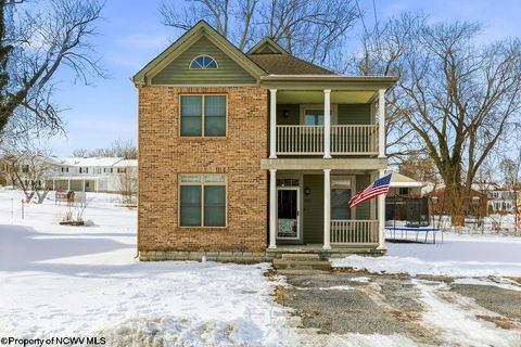 Photo of 625 Benoni Avenue, Fairmont, WV 26544 (MLS # 10163258)