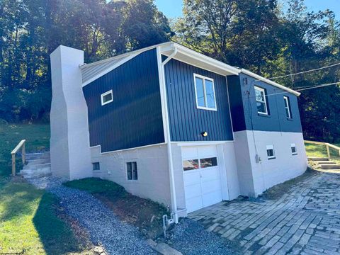 Photo of 1523 Cabel Street, Fairmont, WV 26554 (MLS # 10161526)
