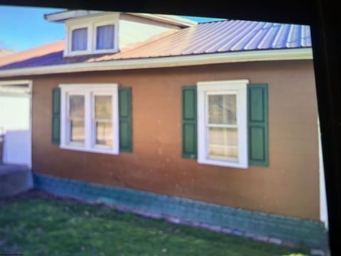 Photo of 715 W 2nd Street, Weston, WV 26452 (MLS # 10163628)