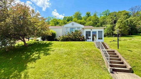 Photo of 660 UPPER BEECH Street, Grafton, WV 26354 (MLS # 10164980)
